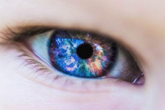 Colored contact lenses cover